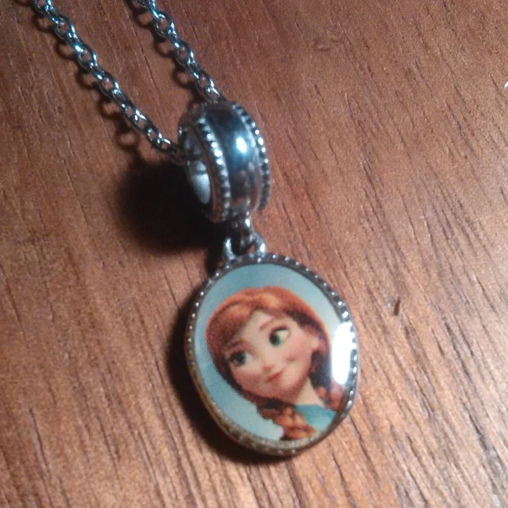 Disney Frozen Princess Anna and Elsa Stainless Steel Pendant Necklace + Keychain